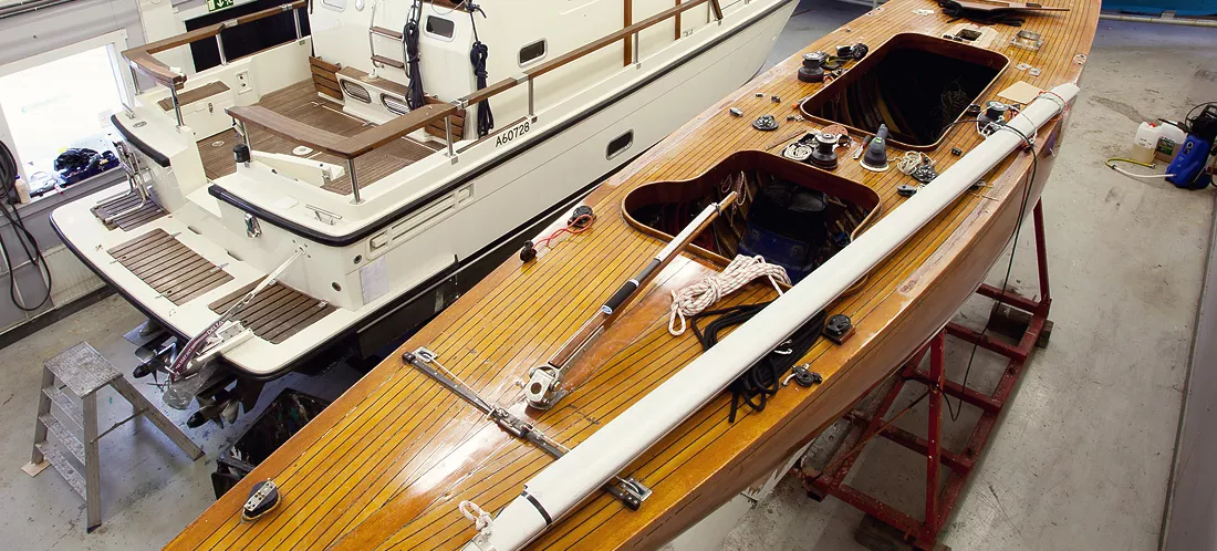 Tilava ja lämmitetty halli mahdollistaa veneiden ympärivuotiset huollot